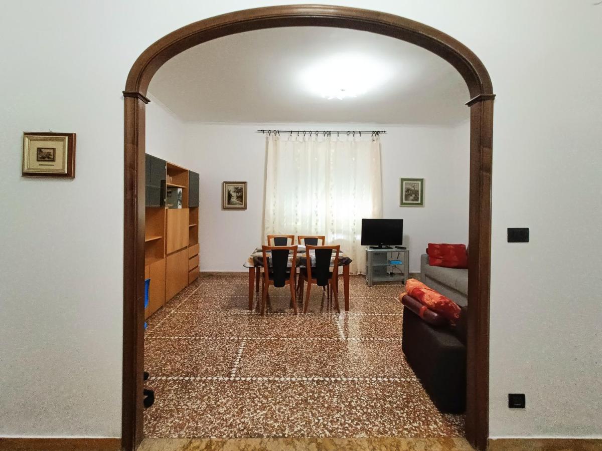 San Martino Appartament Con Parcheggio Privato Genua Buitenkant foto